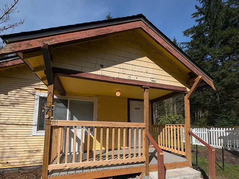 1580 Saddle Club Rd SE — Photo 4