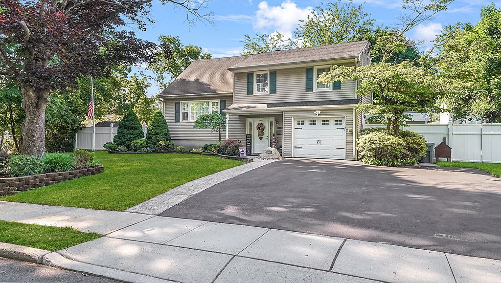 22 Hedge Dr - Property Image