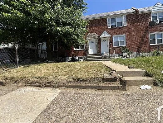139 W 22nd St — Photo 30