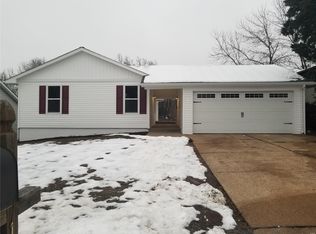 18 Oak Bend Ln, Saint Peters, MO 63376