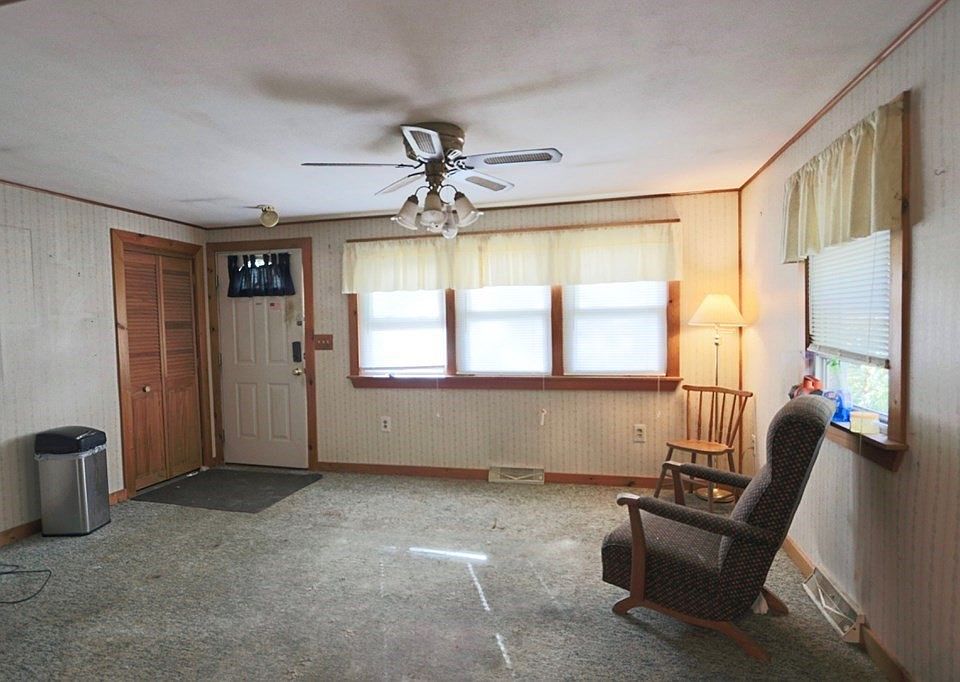 207 Donohue Rd, Dracut, MA 01826 Zillow