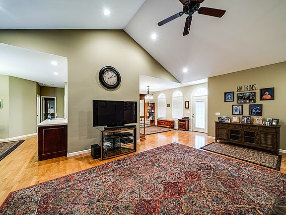 5th image of 2214 Shelby Dr