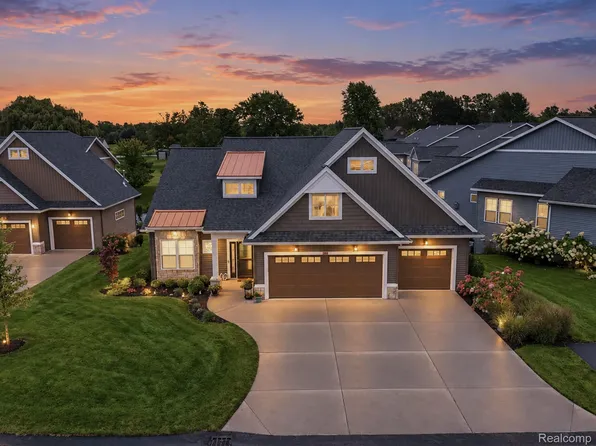 4729 Northern Ct, Holland, MI 49423
