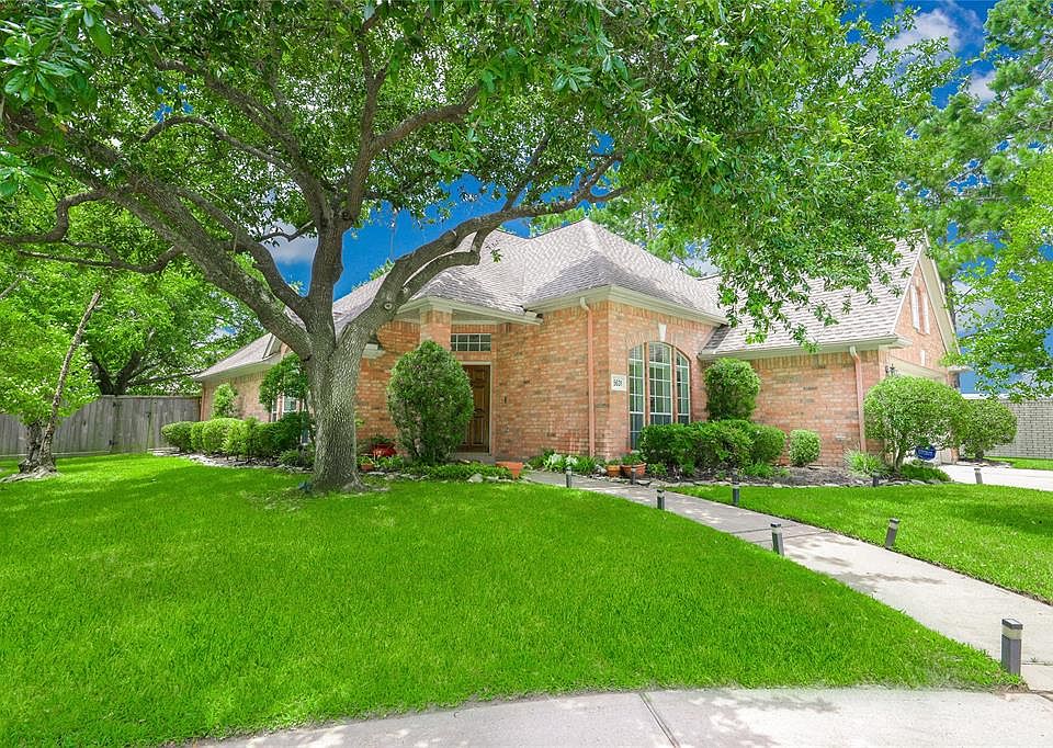 1st image of 5631 Lake Place Dr