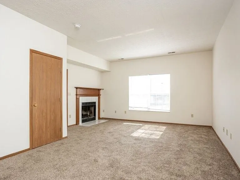 3 Bedroom Townhome Living Room