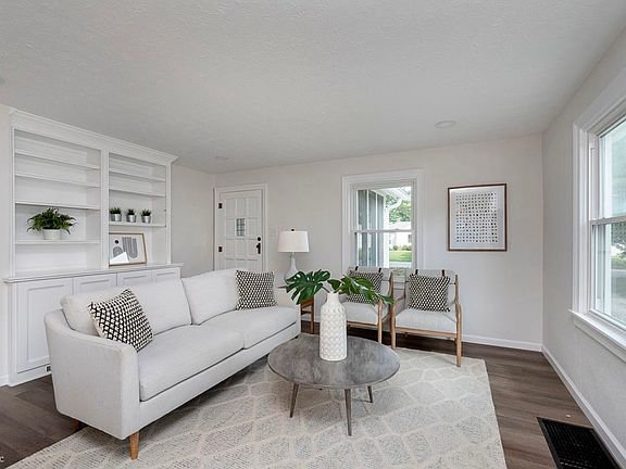 3rd image of 6714 Evanston Ave