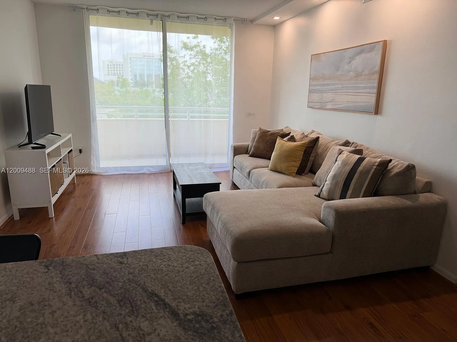 Venture At Aventura East — Photo 4