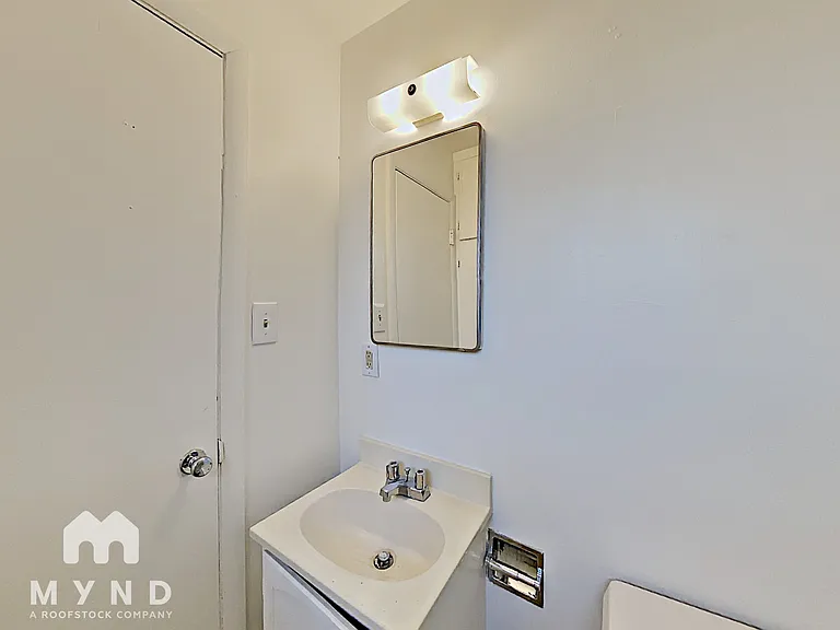 942 Curti Dr — Photo 10