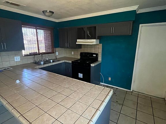 3rd image of 1005 Lassen Drive