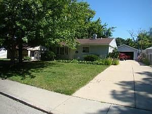 1st image of 16 Meadowlark Ln
