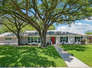 3021 Phyllis Ln, Farmers Branch, TX 75234