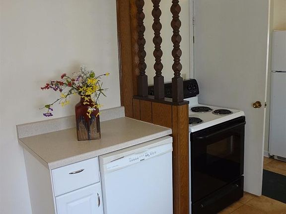 5th image of 418 W Vine St