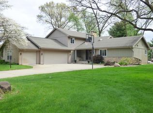 50930 Woodstream Ct, Granger, IN 46530