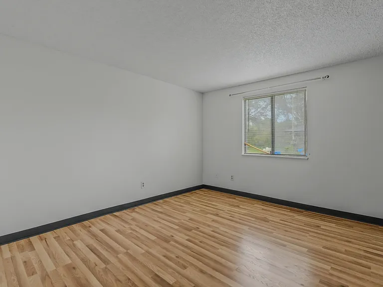 14095 SW Walker Rd #95 — Photo 12