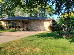 1686 Newcastle Dr, Jenison, MI 49428