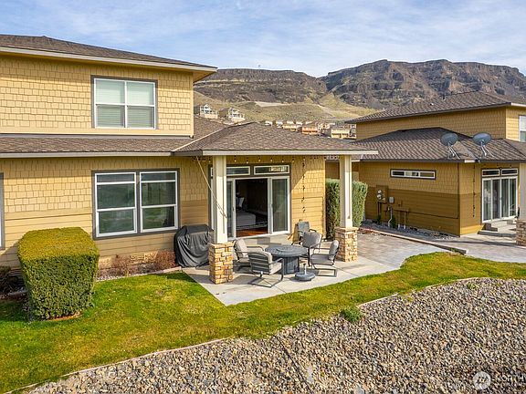 3rd image of 23466 Sunserra Loop NW