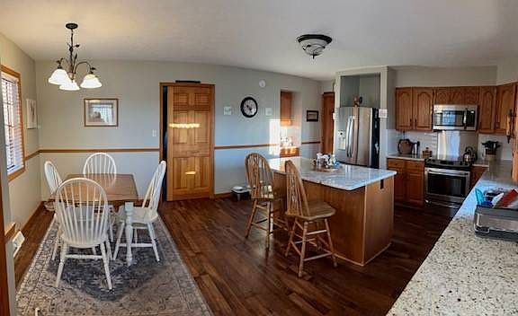 4th image of 32 Hawk Ridge Rd