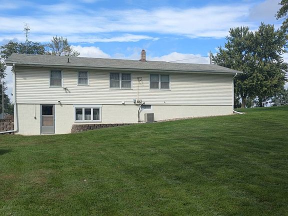 5th image of 562 4th St S