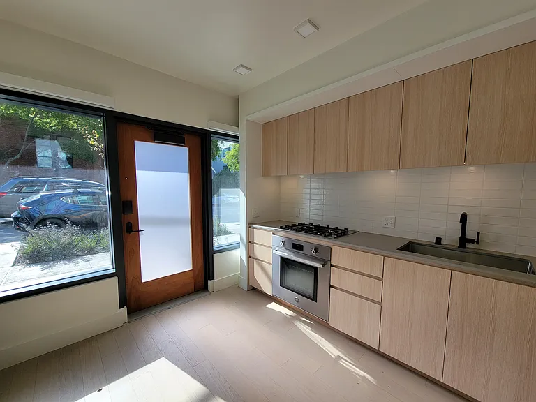 950 Tennessee St #106 — Photo 2