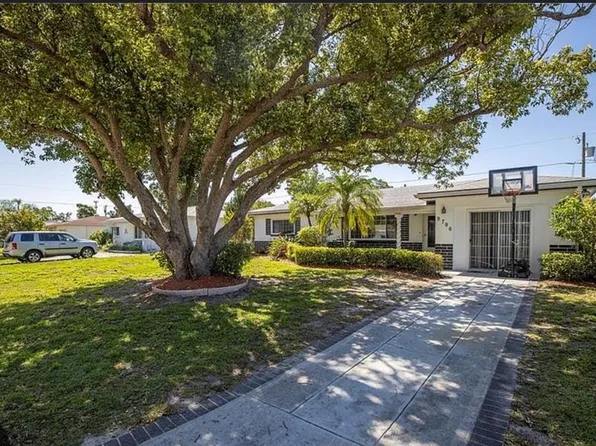 9796 52nd Ter N, Saint Petersburg, FL 33708