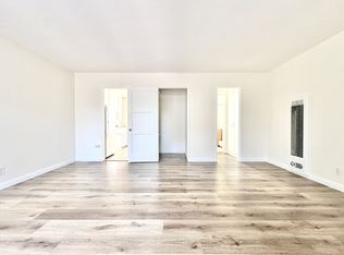 1061 E Broadway, Long Beach, CA 90802