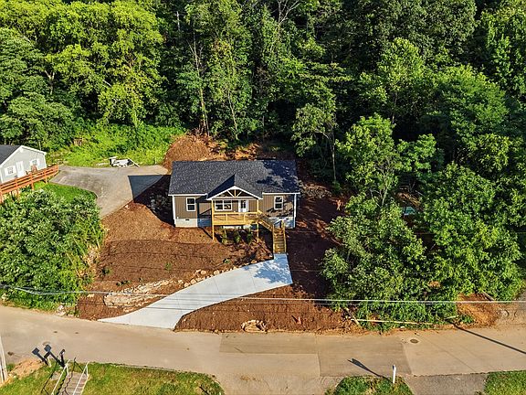 2nd image of 3812 Grace Ave