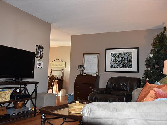 4th image of 109 Cherry Ln