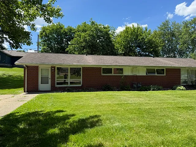 3287 Delray Ave NW — Photo 2
