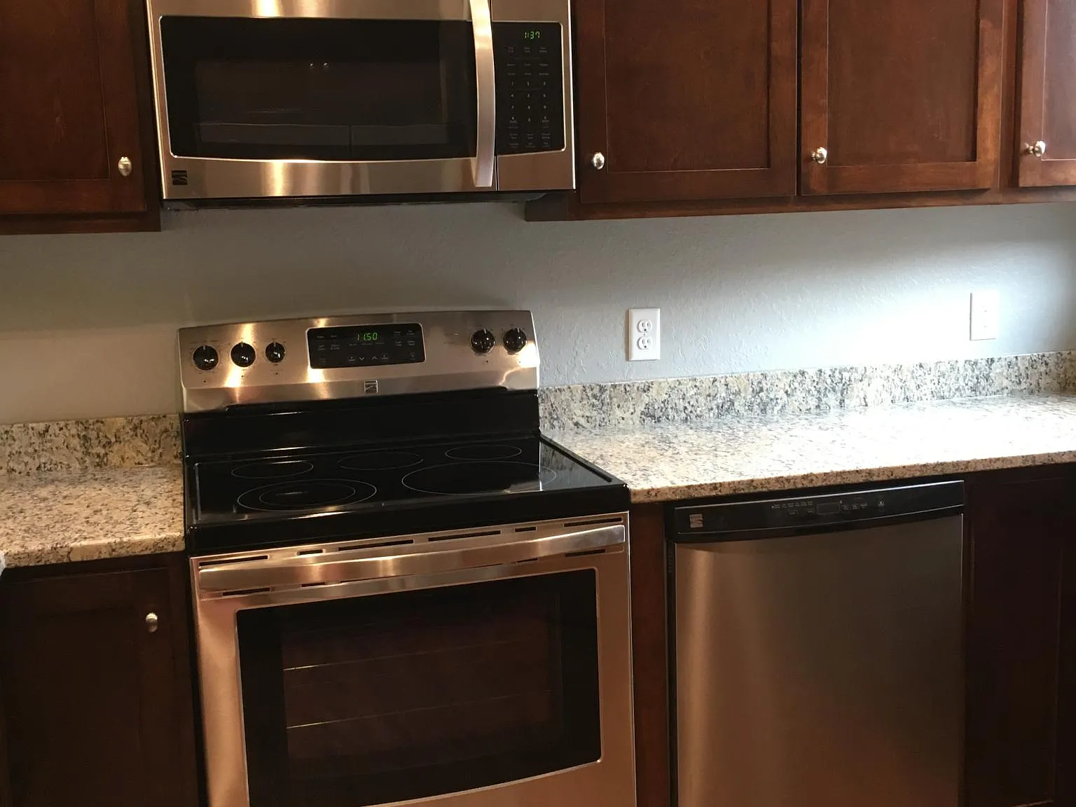 2 bed, 2000 sqft, $1,650 — Photo 3