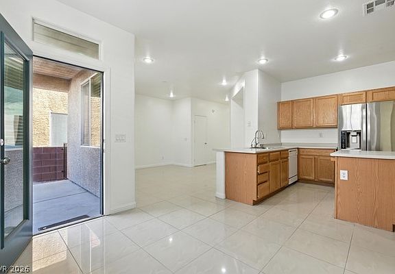4th image of 7369 Chrome Hill St