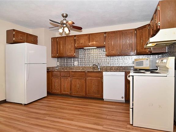 4th image of 1605 Douglas Ave APT 7