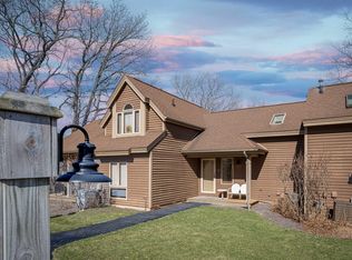 130 Walnut Hill Dr, Galena, IL 61036