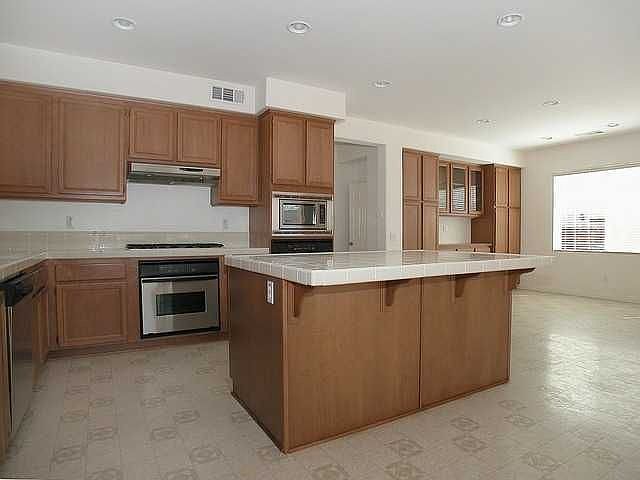 2nd image of 1638 Twilight St