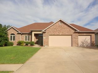 4801 Thornbrook Rdg, Columbia, MO 65203