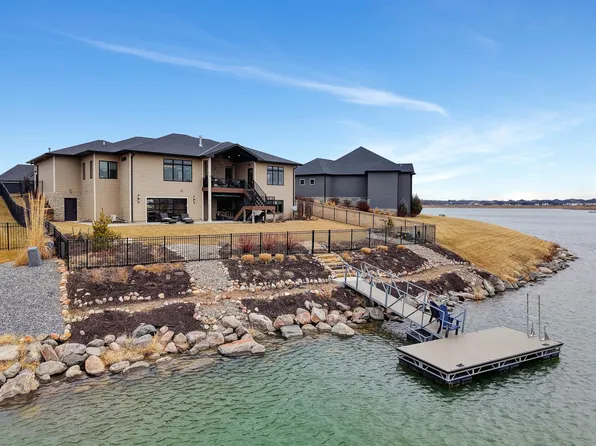10021 Blue Water Bay, Lincoln, NE 68527