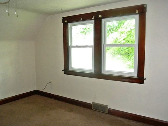 4th image of 3928 Mahoning Ave APT 1