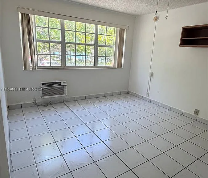 6484 Indian Creek Dr #107 — Photo 8