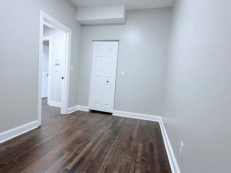 2411 W McLean Ave — Photo 6