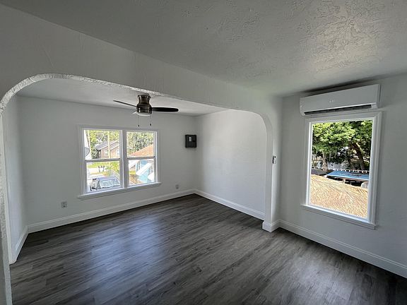 2nd image of 615 Dora St APT B