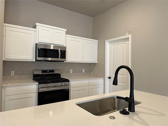 4th image of 4608 Prominence Dr