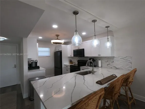 3930 Inverrary Blvd APT 604-D, Lauderhill, FL 33319