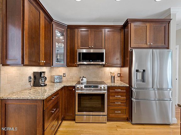 4th image of 4708 Archer Dr