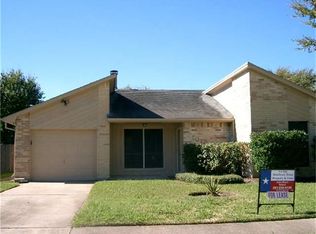 1010 Oxford Dr, Pearland, TX 77584