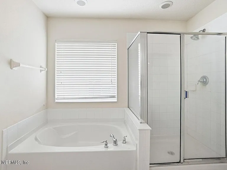 4008 Lionheart Dr — Photo 18