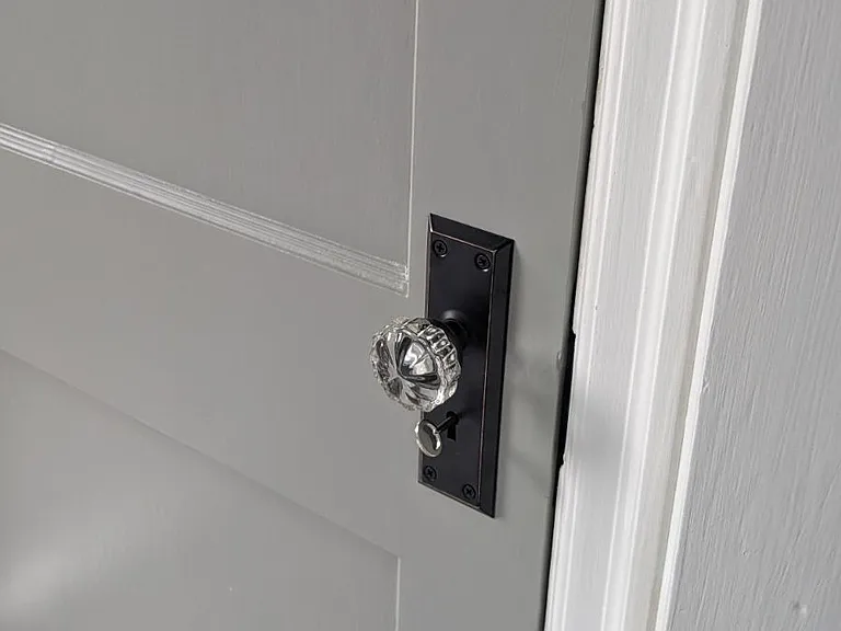 386 Holmes Cir — Photo 12