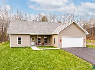 915 N Basswood Ave, Duluth, MN 55811