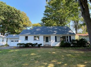 127 Arlidge Dr, Rochester, NY 14616