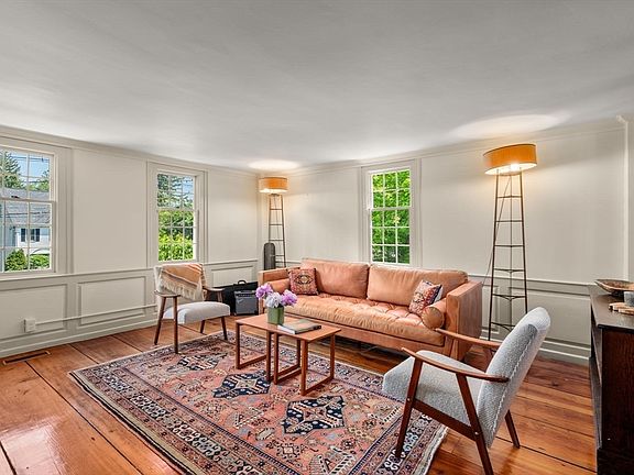 3rd image of 391 Dedham St