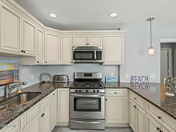2nd image of 404 Bay Boulevard #6