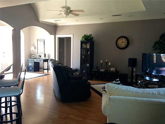 5th image of 2376 Country Club Dr